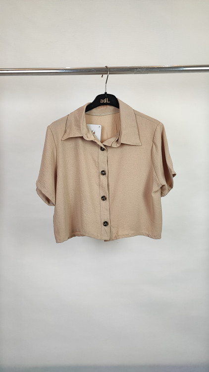 نیمتنه زنانه استوک خارجی برند Bela Modas رنگ کرم بژ دکمهدار یقه برگردان مناسب استایل تابستانی