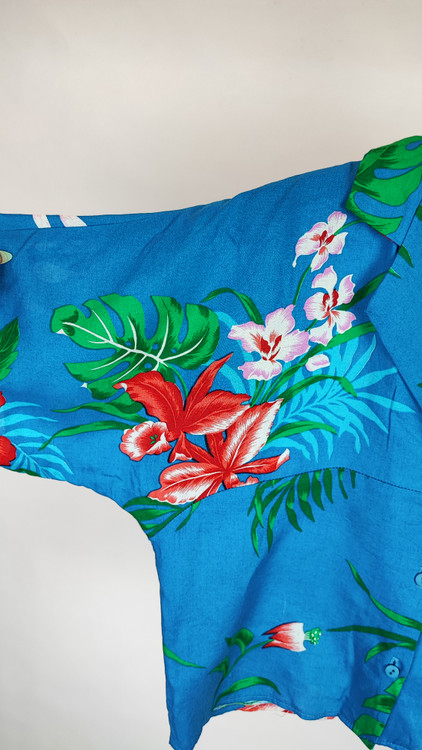 شومیز نیمتنه دکمهدار آبی طرحدار برند ADL استوک وارداتی مناسب استایل کژوال و ساحلی