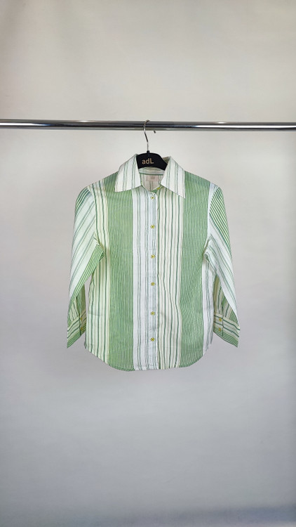 شومیز زنانه برند MNG اصل استوک وارداتی طرح راهراه سبز و سفید با تنخور عالی