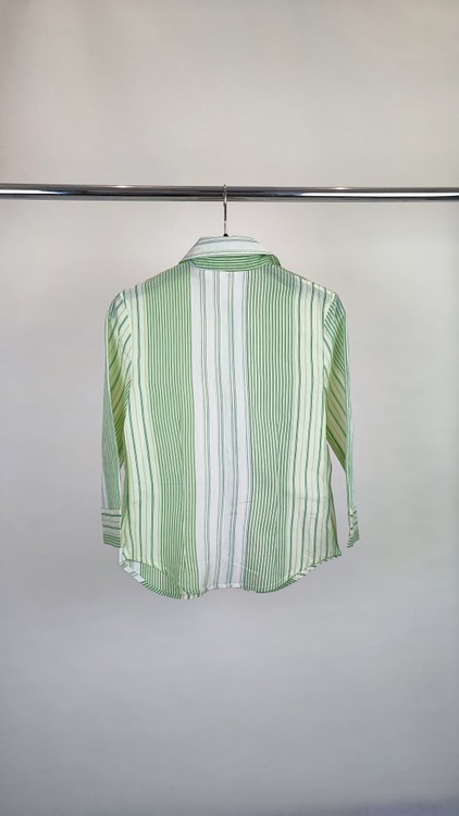 شومیز زنانه برند MNG اصل استوک وارداتی طرح راهراه سبز و سفید با تنخور عالی