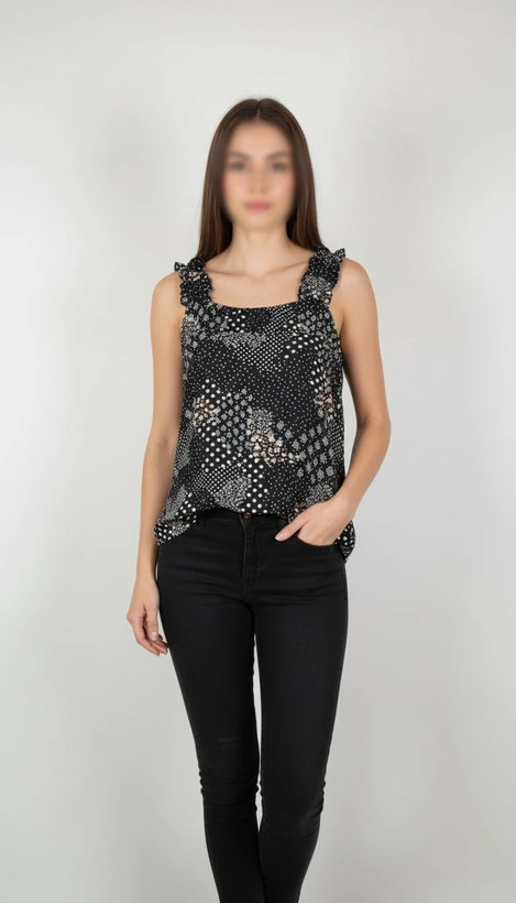 خاکستری با یقه گرد و بندهای پهن که روی تن فردی در پسزمینه سفید قرار دارد.»