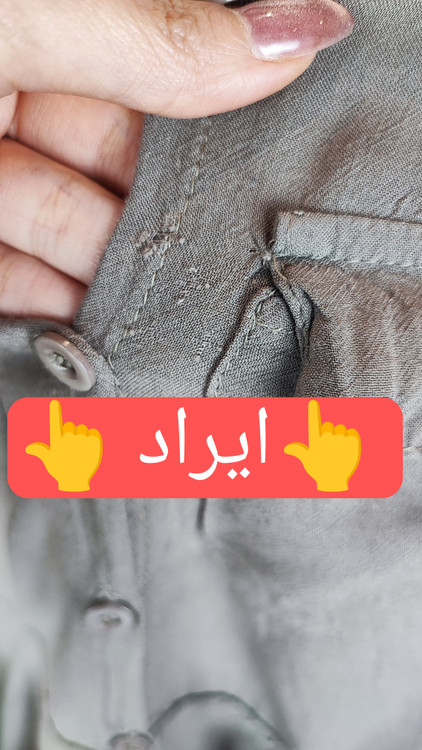 شومیز زنانه استوک رنگ خنثی، آستینسهربع، یقه ساده، فرم راحت و مرتب، مناسب استایل روزمره، ایستاده روی مدل با پسزمینه روشن.