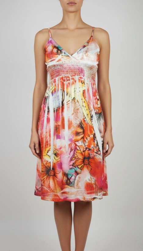 پیراهن زنانه وارداتی استوک با پارچه خنک و طرح گلدار رنگارنگ در تنالیته صورتی، نارنجی و کرم. مدل بندی و بدون آستین، مناسب سایز ۴۰ تا ۴۲ با عرض سینه ۵۰ و قد لباس ۹۵ سانتیمتر. تصویربرداری روی تن با پسزمینه روشن.