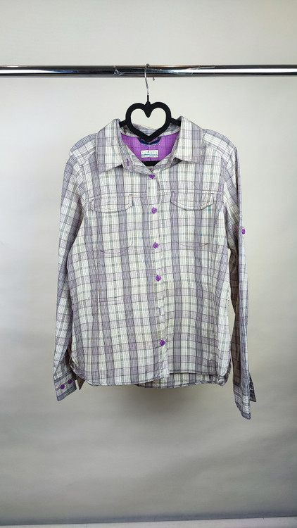 شومیز زنانه وارداتی استوک چهارخانه طوسی با آستین بلند، یقه کلاسیک، طراحی ساده و مرتب، مناسب سایز ۴۰ تا ۴۲، استایل روزمره و نیمهرسمی.