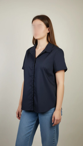 شومیز زنانه وارداتی استوک ساده رنگ تیره، آستین کوتاه، یقه کلاسیک، تنخور مرتب و راحت، مناسب سایز ۴۰ تا ۴۲، گزینهای کاربردی برای استایل روزمره و نیمهرسمی