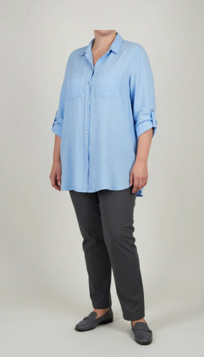 شومیز زنانه وارداتی استوک آبی روشن، آستین بلند، یقه ساده، تنخور آزاد و شیک، مناسب سایز ۴۴ تا ۴۶، استایل روزمره و نیمهرسمی.