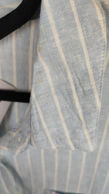 شومیز زنانه وارداتی استوک آبی روشن، آستین کوتاه، یقه ساده، تنخور آزاد و راحت، مناسب سایز ۴۸ تا ۵۰، مناسب استایل روزمره و نیمهرسمی.