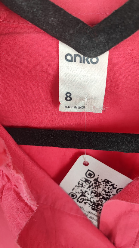 شومیز زنانه وارداتی استوک صورتی، آستین بلند، یقه ساده، تنخور آزاد و راحت، مناسب سایز ۵۴ تا ۵۶، مناسب استایل روزمره و نیمهرسمی.