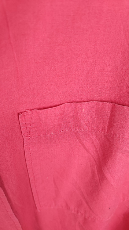 شومیز زنانه وارداتی استوک صورتی، آستین بلند، یقه ساده، تنخور آزاد و راحت، مناسب سایز ۵۴ تا ۵۶، مناسب استایل روزمره و نیمهرسمی.