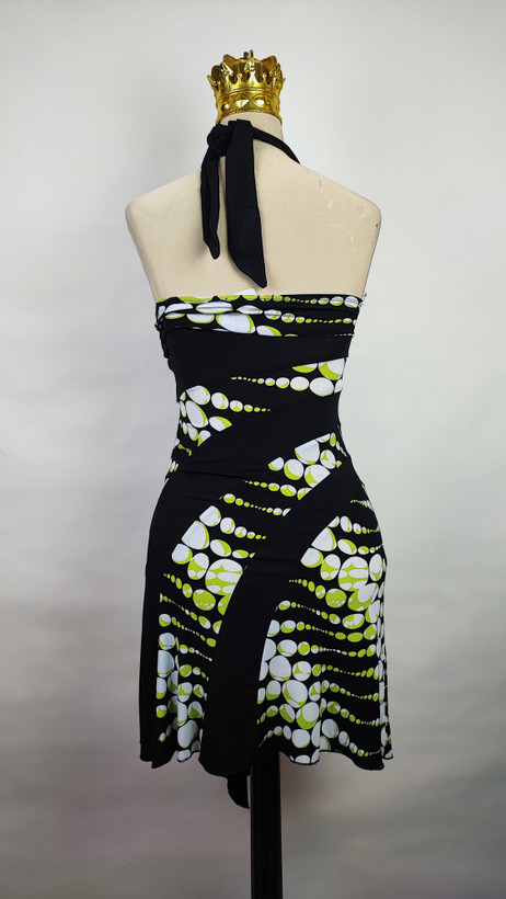 پیراهن زنانه استوک وارداتی با طرح هندسی رنگی شیک و جذاب، مناسب برای مهمانیها و استفاده روزمره.