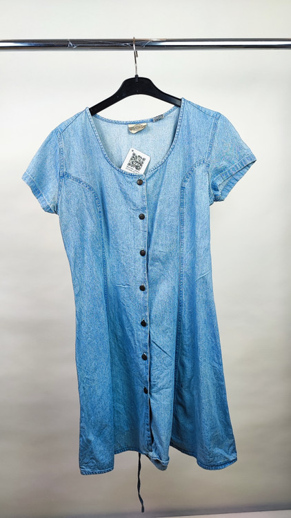 پیراهن جین آبی روشن زنانه قد متوسط مدل دکمهدار وارداتی کد ۱۵۶۴ گالری زرما