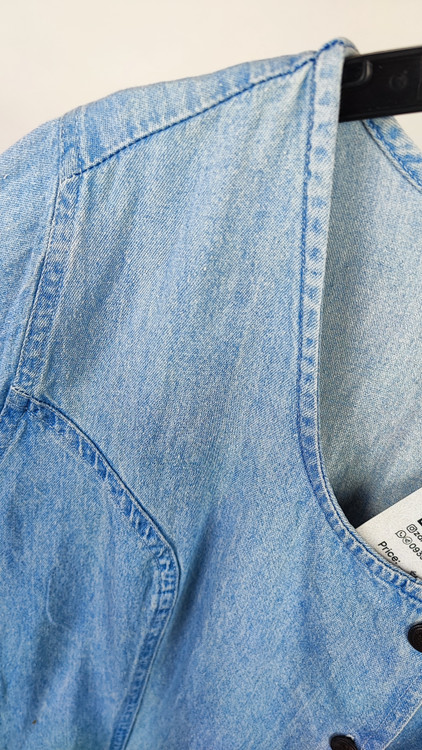 پیراهن جین آبی روشن زنانه قد متوسط مدل دکمهدار وارداتی کد ۱۵۶۴ گالری زرما