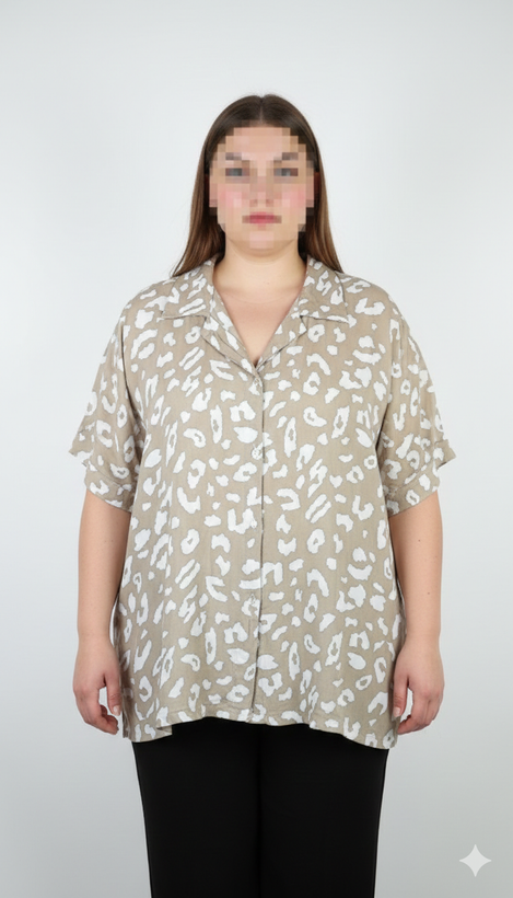 شومیز زنانه سایز بزرگ طرح پلنگی رنگ کرم قهوهای با یقه مردانه و آستین کوتاه وارداتی کد ۱۹۶۵