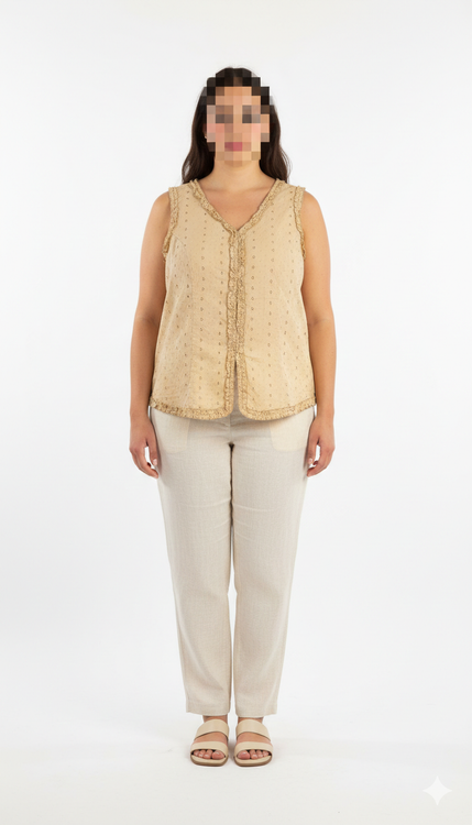 تاپ زنانه بدون آستین رنگ خردلی روشن با یقه هفت و لبههای کار شده فانتزی کد ۲۰۶۷ مجلسی و خنک