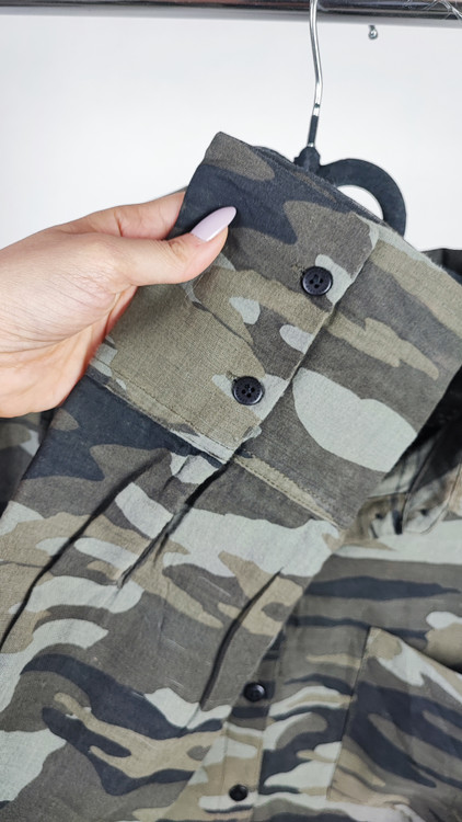 شومیز آستینبلند زنانه طرح چریکی سبز و قهوهای وارداتی کد ۱۹۶۹ * نمای تنخور: مدل شومیز سایز بزرگ ۵۴ و ۵۶ طرح ارتشی استوک برند