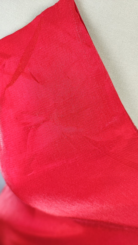 پیراهن بلند مجلسی ساتن قرمز زنانه وارداتی کد ۲ * نمای تنخور: پیراهن ماکسی مدل اسلیپ (بندی) با پارچه ساتن ابریشمی براق