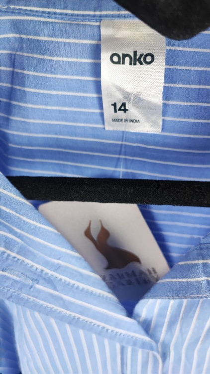 شومیز زنانه سایز بزرگ راهراه آبی و سفید وارداتی کد ۱۹۵۲ * نمای تنخور: تونیک نخی آستین بلند زنانه مدل اورسایز مناسب سایز ۶۰ و