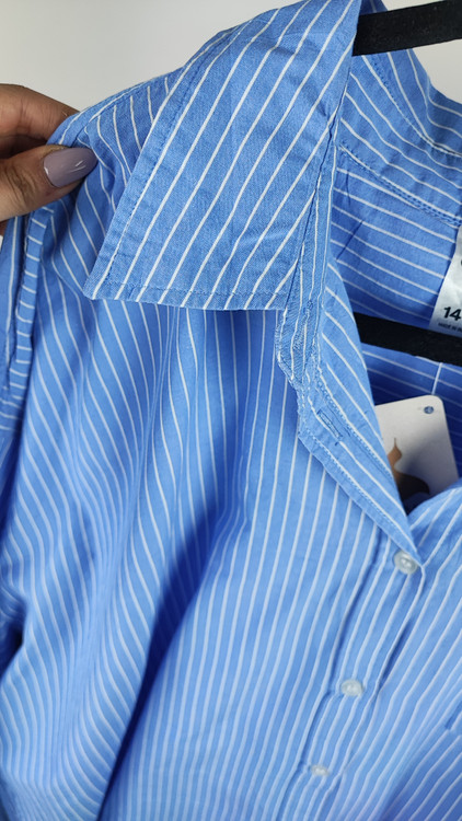 شومیز زنانه سایز بزرگ راهراه آبی و سفید وارداتی کد ۱۹۵۲ * نمای تنخور: تونیک نخی آستین بلند زنانه مدل اورسایز مناسب سایز ۶۰ و