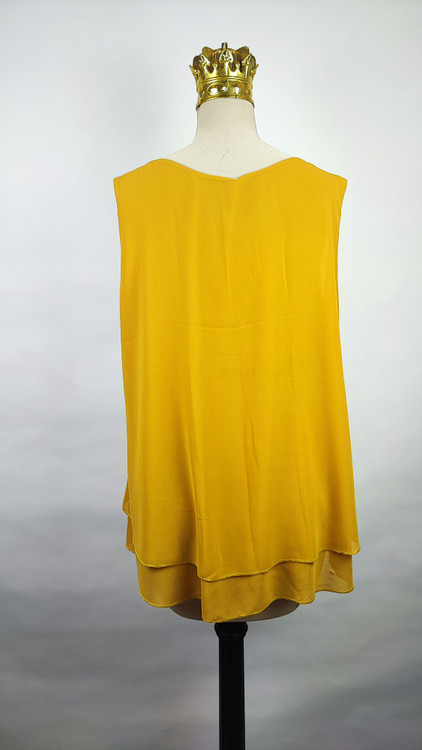 تاپ زنانه سایز بزرگ خردلی وارداتی کد ۱۱۸ با طراحی دو لایه شیک * نمای تنخور: مدل تاپ آستین حلقهای مجلسی مناسب سایز ۴۸ و ۵۰ استوک اروپایی