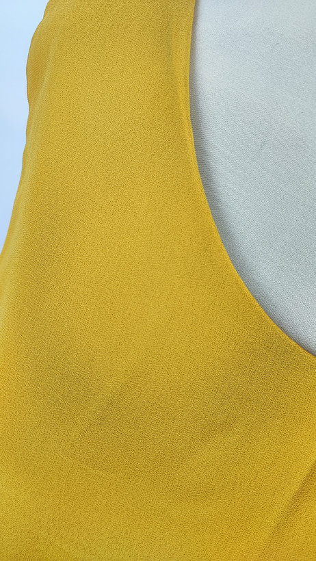 تاپ زنانه سایز بزرگ خردلی وارداتی کد ۱۱۸ با طراحی دو لایه شیک * نمای تنخور: مدل تاپ آستین حلقهای مجلسی مناسب سایز ۴۸ و ۵۰ استوک اروپایی