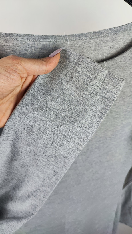 پیراهن نخی زنانه آستین بلند رنگ طوسی روشن کد ۹۸۵ با تنخور جذب * نمای استایل: پیراهن میدی طوسی زنانه وارداتی مناسب استایل کژوال و نیمهرسمی