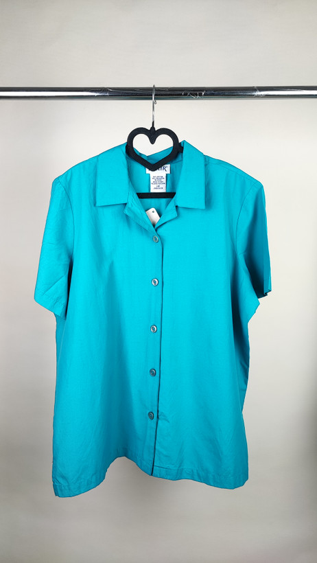 شومیز زنانه دکمهدار آبی فیروزهای یقه مردانه کد ۲۰۷۸ مناسب سایز بزرگ