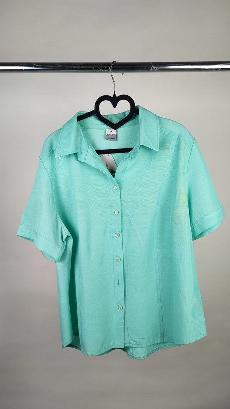 شومیز زنانه دکمهدار سبز نعنایی یقه مردانه کلاسیک کد ۱۹۴۱ مناسب سایز ۴۲ تا ۴۴