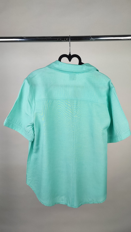 شومیز زنانه دکمهدار سبز نعنایی یقه مردانه کلاسیک کد ۱۹۴۱ مناسب سایز ۴۲ تا ۴۴