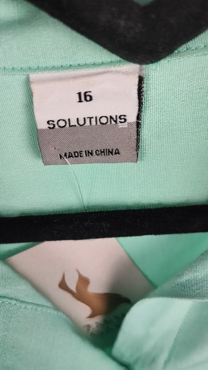 شومیز زنانه دکمهدار سبز نعنایی یقه مردانه کلاسیک کد ۱۹۴۱ مناسب سایز ۴۲ تا ۴۴