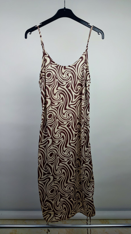 پیراهن بنددار زنانه با طرح مارپیچ قهوهای و کرم مجلسی کد ۱۱۳۸ مناسب سایز ۳۸ تا