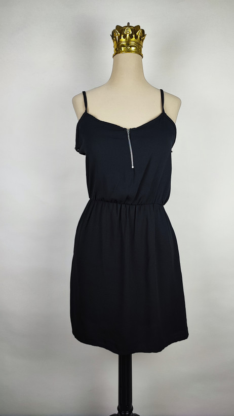 پیراهن کوتاه مجلسی مشکی زنانه بنددار با زیپ تزئینی جلو کد ۱۲۰۷ مناسب سایز ۳۸ و