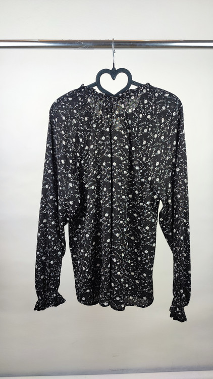 شومیز زنانه استوک برند Bobeau مشومیز زنانه استوک برند Bobeau مشکی طرحدار آستین بلند مناسب سایز ۴۰ و ۴۲ وارداتیشکی طرحدار آستین بلند مناسب سایز ۴۰ و ۴۲ وارداتی