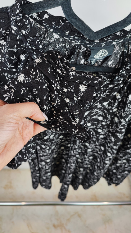 شومیز زنانه استوک برند Bobeau مشکی طرحدار آستین بلند مناسب سایز ۴۰ و ۴۲ وارداتی