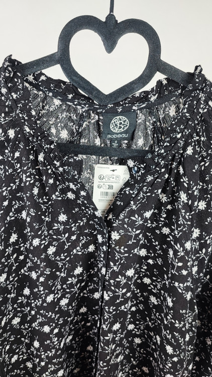 شومیز زنانه استوک برند Bobeau مشکی طرحدار آستین بلند مناسب سایز ۴۰ و ۴۲ وارداتی