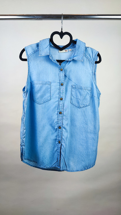 تاب جین زنانه استوک وارداتی برند So رنگ آبی روشن آستین حلقه ای مناسب استایل تابستانی