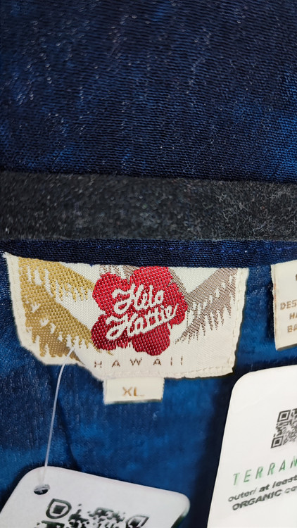 رویه مانتویی زنانه آبی تیره طرح برگ برند هilo hattie استوک اروپایی گرید A مناسب فصل بهار و تابستان