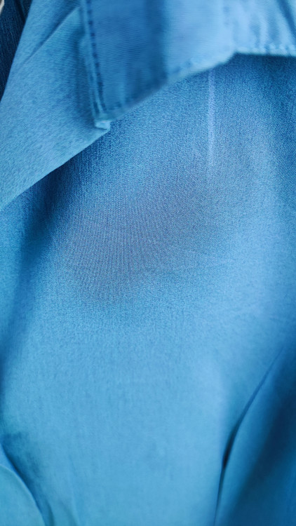 شومیز دکمهدار زنانه برند نیویورک اند کمپانی رنگ آبی کاربنی استوک اروپایی مناسب استایل اداری و روزمره