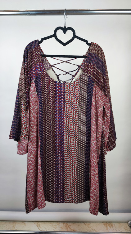 شومیز بلند زنانه برند easel طرحدار رنگی با جزئیات بند ضربدری پشت لباس کد ۲۱۰۹ وارداتی استوک