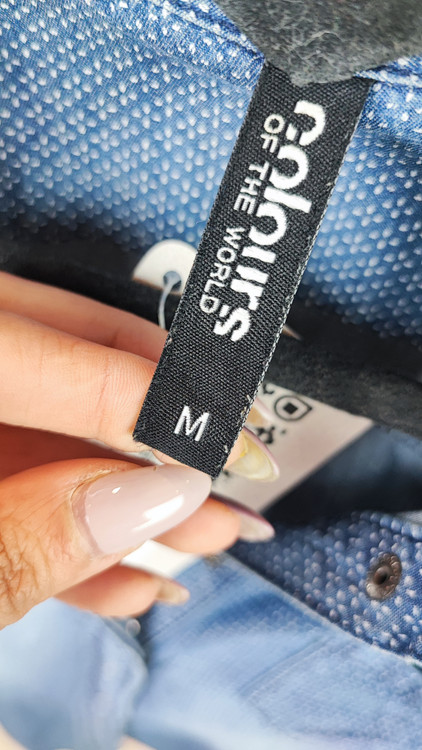 شومیز زنانه آبی طرح جین خالدار سفید برند Colours of the World استوک گرید B با دکمههای فلزی