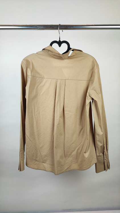 شومیز زنانه نسکافهای برند JOYANDJOY استوک اروپایی گرید A با جزئیات پیلی روی مچ و دکمههای همرنگ