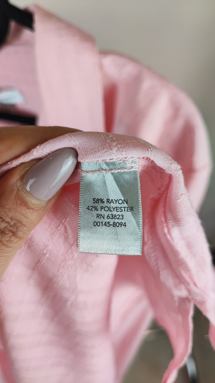 شومیز زنانه طوسی برند مرونا (Merona) استوک گرید A با دو جیب روی سینه و دکمههای سفید