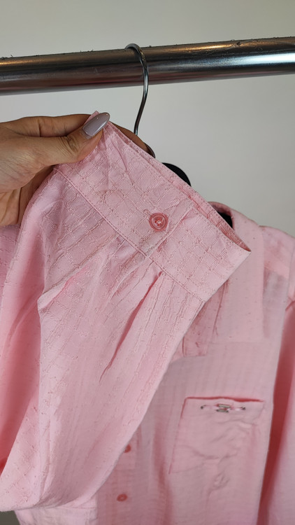 شومیز زنانه طوسی برند مرونا (Merona) استوک گرید A با دو جیب روی سینه و دکمههای سفید