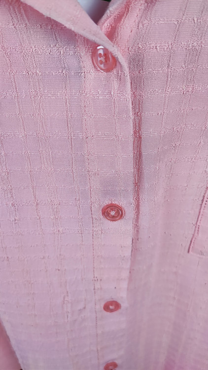 شومیز زنانه طوسی برند مرونا (Merona) استوک گرید A با دو جیب روی سینه و دکمههای سفید