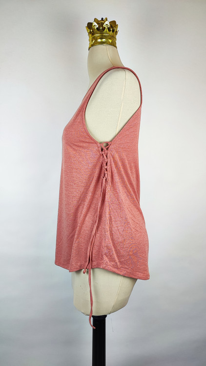 تاپ زنانه سفید خالخالی دکمهدار استوک وارداتی یقه دار مناسب سایز ۳۸ و ۴۰ استایل کژوال