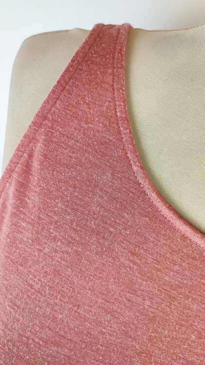 تاپ زنانه سفید خالخالی دکمهدار استوک وارداتی یقه دار مناسب سایز ۳۸ و ۴۰ استایل کژوال