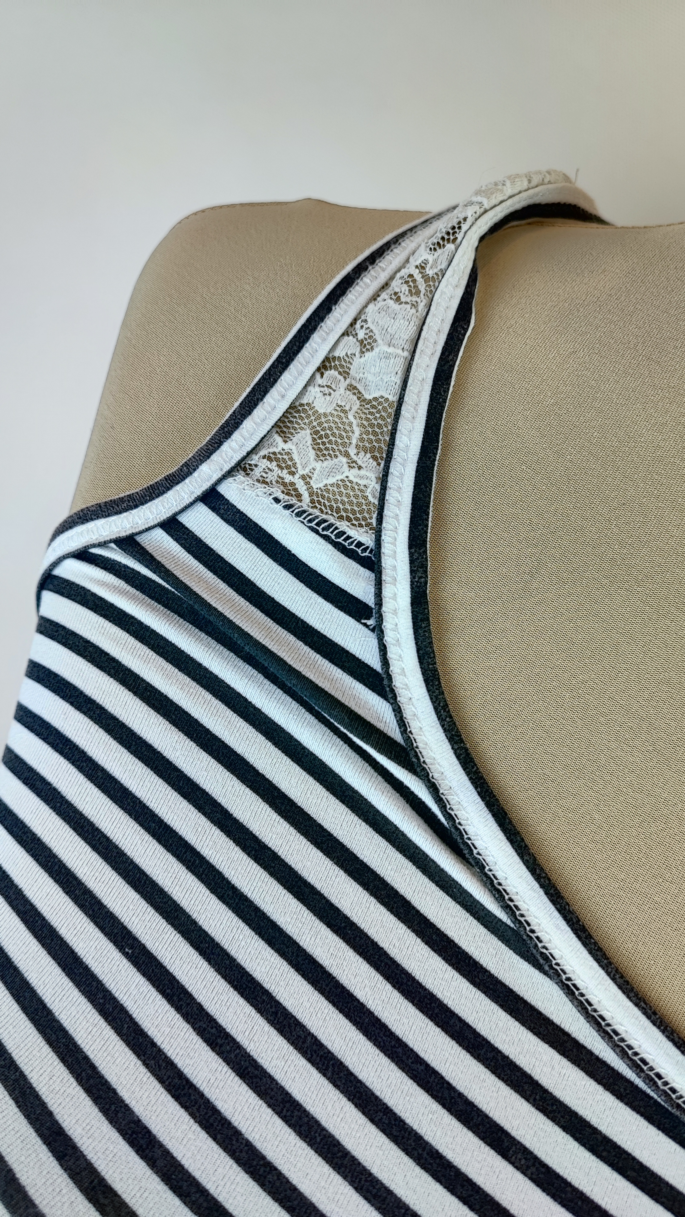 تاپ رکابی زنانه استوک وارداتی رنگ صورتی و نارنجی ملانژ مناسب سایز ۳۶ و ۳۸ استایل ورزشی و خانگی