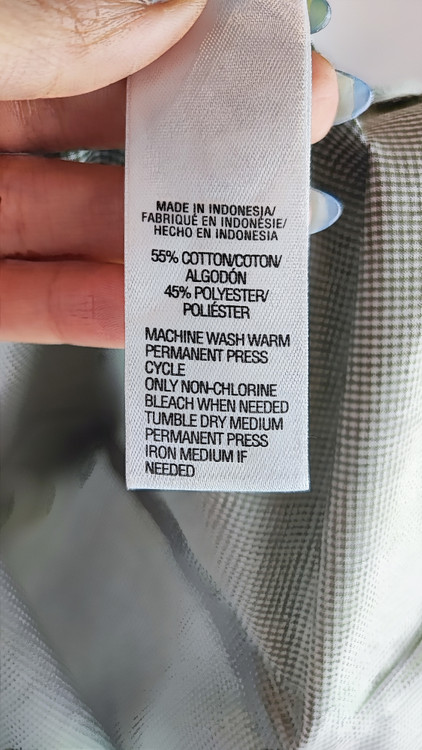 شومیز زنانه چهارخانه ریز سبز و سفید برند ایزود استوک اروپایی دکمهدار آستین بلند