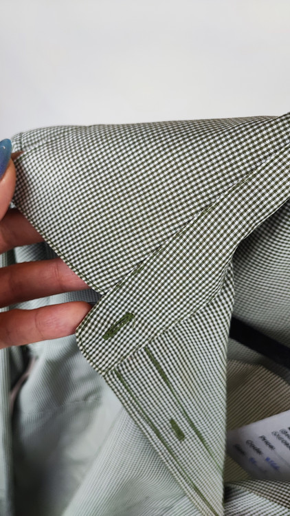 شومیز زنانه چهارخانه ریز سبز و سفید برند ایزود استوک اروپایی دکمهدار آستین بلند