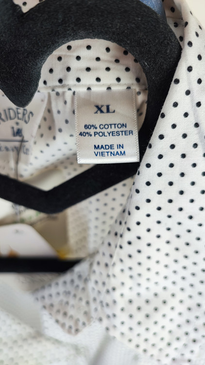 تاپ یقه برگردان زنانه سفید خالخالی مشکی برند رایدرز بای لی استوک وارداتی سایز بزرگ دکمهدار