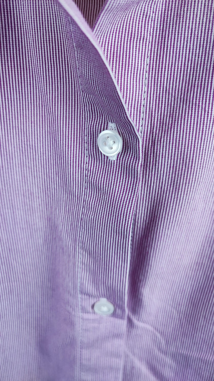 شومیز زنانه سایز بزرگ استوک اروپایی برند Apt. 9 رنگ بنفش راهراه ریز مناسب استایل کژوال و رسمی